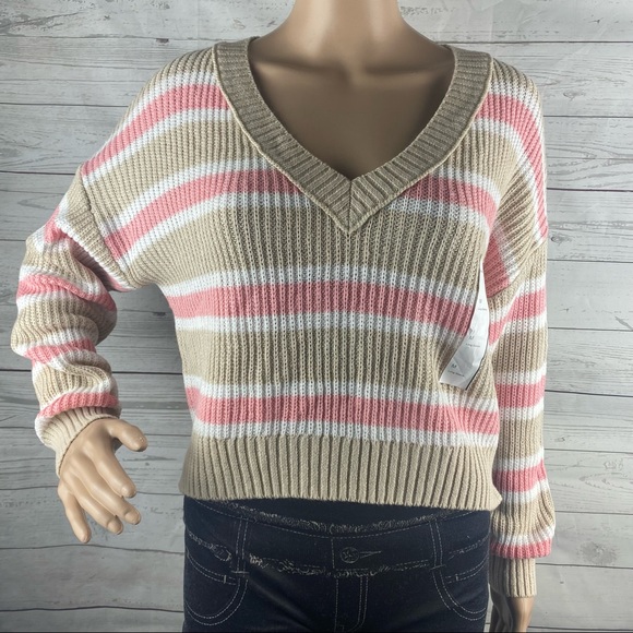 Will Fable Cropped Sweater - Picture 1 of 12